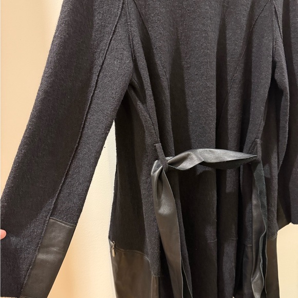 Elegant Black Open-Front Sweater - Picture 5 of 6